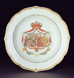 Assiette à soupe décorée en or et émaux avec les armes de Christian Auguste, Prince d