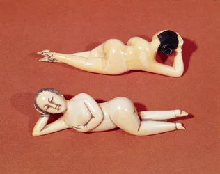 Statuette pour femmes à montrer à leur médecin pour éviter de se déshabiller