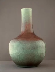 Vase émaillé coloré