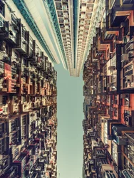 Un canyon urbain imposant