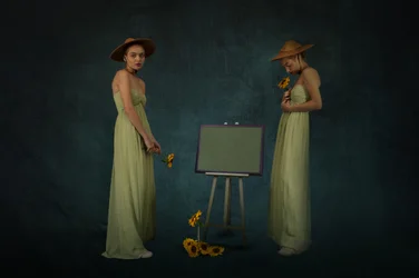 Femmes élégantes et tournesols