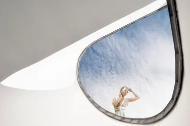 Regard vers le ciel moderne