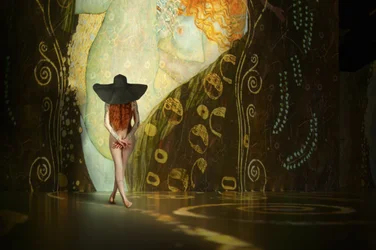 Femme mystérieuse – Golden Art