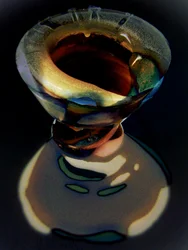 Récipient sculptural coloré