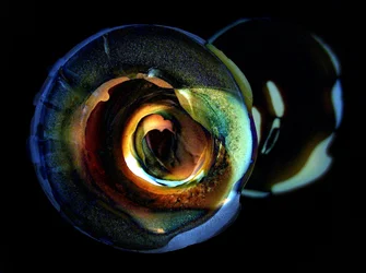 Boules de verre irisées