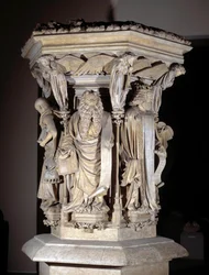 Art gothique flamand : piédestal avec les représentations de Daniel, Zacharie, Isaïe, Moïse, Jérémie et David par Claus Sluter