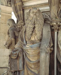 La base du Puits de Moïse montre les prophètes qui ont prédit la venue du Christ (sculpture)