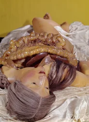 Modèle de femme éviscérée (cire)