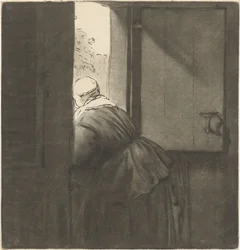 Femme appuyée sur une porte basse