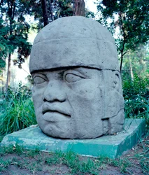 Civilisation précolombienne : tête colossale olmèque