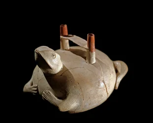 Vase en forme de grenouille. 800-200 av. J.-C. Lima, Musée National d