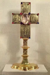 Croix reliquaire du Pape Urbain V (1310-70) 1368-78