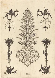 Broche en forme de jacinthe avec serpents ailés en haut et animaux ailés en bas
