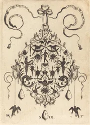 Grand pendentif, en forme circulaire, homme nu flanqué de deux hermès