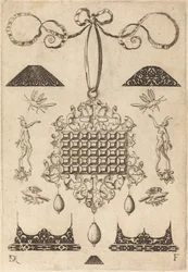 Grand pendentif avec carré de 35 pierres plates