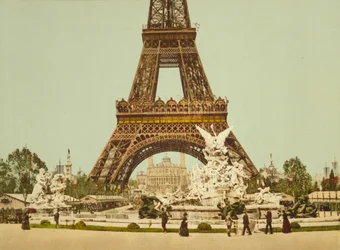 Tour Eiffel et Fontaine, Exposition Universelle, Paris, France, vers 1900