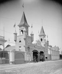 Entrée du Paragon Park, Nantasket Beach, vers 1905 (photo n/b)