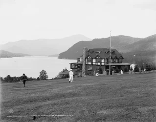 Lake Placid et Whiteface Mountain depuis Stevens House, Adirondack Mountains, N.Y., vers 1909