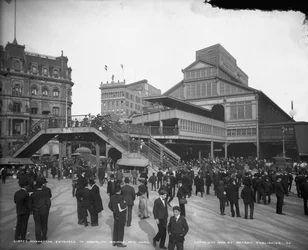 Entrée de Manhattan au pont de Brooklyn, New York, vers 1905