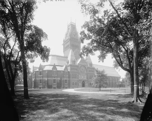 Memorial Hall, Harvard College, vers 1899