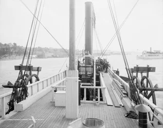 Vapeur Clermont, pont, vue arrière, 1909