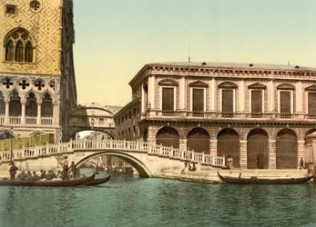 Pont de paille avec le Pont des Soupirs derrière, Venise, 1890-1900