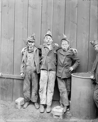 Trois garçons de la mine de charbon, Woodward Coal Mines, Kingston, Pennsylvanie, USA, vers 1890