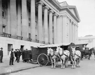 Wagon de la monnaie du Trésor américain, Washington, D.C., vers 1906 (photo n/b)