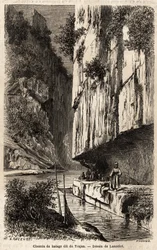 Le chemin de halage sur les rives du Danube, creusé dans la paroi rocheuse, également appelé le chemin de Trajan (53-117, empereur romain), qui l