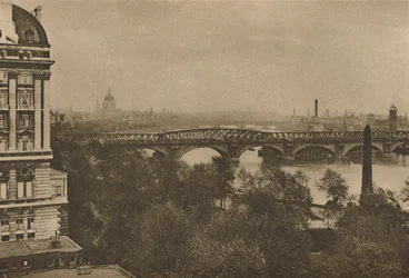 Adelphi Terrace surplombe la rivière vers l
