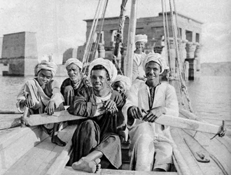 Bateliers berbères, île inondée de Philae, Égypte