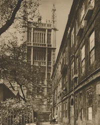 Tour à pinacles du Bureau des Archives depuis Cliffords Inn, vers 1935