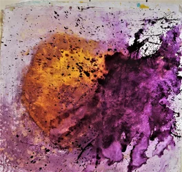 Explosion dorée et violette