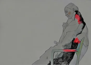 Femme pensive assise