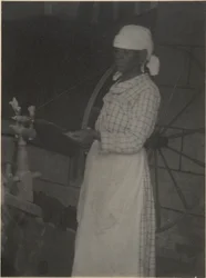 Femme à la roue à filer