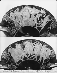 Coupe attique à figures rouges représentant Dionysos ramenant Héphaïstos au mont Olympe, c.480 av. J.-C. poterie photo nb