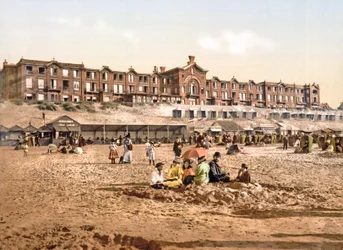 Hôtel Orange depuis la plage de Scheveningen, pub. c.1900