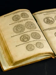 Livre de monnaie avec gravures de pièces anglaises