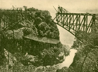Construction du pont ferroviaire du Zambèze, vers 1930