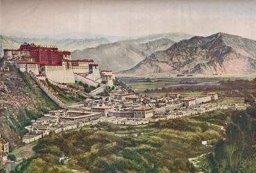 Falaises renfrognées du palais aux murs rouges de Lihasa parfaitement situé sur sa colline, vers 1935