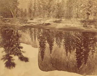 Tutokanula.  Vallée du Yosemite.  (The Great Chief) - "El Capitan" - Reflété dans la Merced.