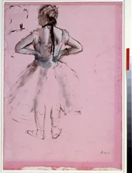 Danseuse de dos, mains sur les hanches