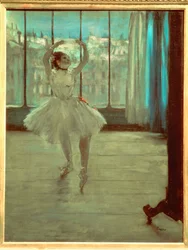 Danseuse devant une fenêtre