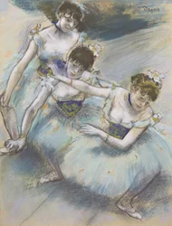 Trois danseurs en ligne diagonale sur la scène, c.1882