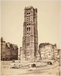 La tour Saint-Jacques, avant restauration. 4e arrondissement, Paris.
