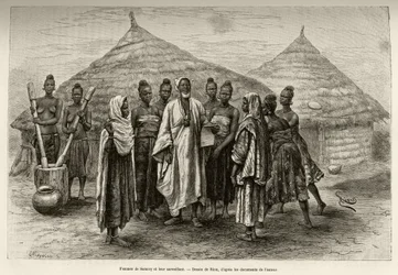 Femmes de Samory Touré (vers 1835-1898), chef de guerre de la boucle du Niger, et leur surveillant, un Soninké, qui sait lire et écrire l