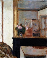 Vase de fleurs sur une cheminée