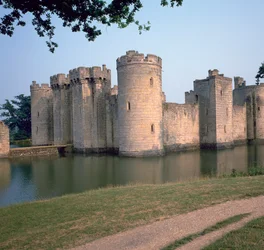 Château de Bodiam, 14ème siècle