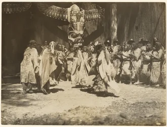[Naida danse la Danse de la vie et de la mort]