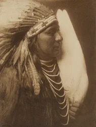 [Trois plumes - Un Amérindien Nez Perce].